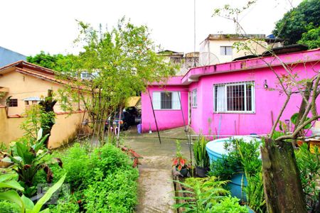 Casa à venda com 100m², 2 quartos e 10 vagasQuintal