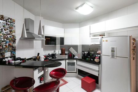 Apartamento para alugar com 136m², 4 quartos e 1 vaga Apartamento para alugar com 136m², 4 quartos e 1 vagaCozinha e Área de Serviço