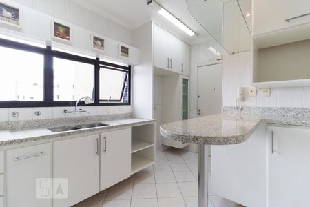 Apartamento à venda com 117m², 3 quartos e 2 vagasCozinha