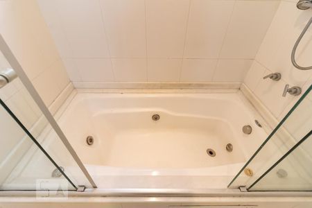 Apartamento à venda com 117m², 3 quartos e 2 vagasBanheiro da Suíte