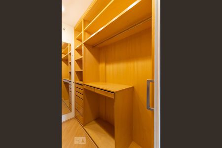 Apartamento à venda com 117m², 3 quartos e 2 vagasCloset da Suíte