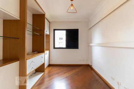 Apartamento à venda com 117m², 3 quartos e 2 vagasEscritório