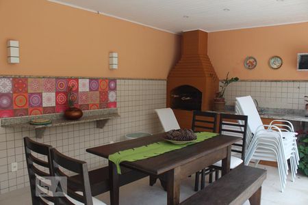 Casa de condomínio à venda com 387m², 6 quartos e 2 vagasÁrea Externa - Churrasqueira