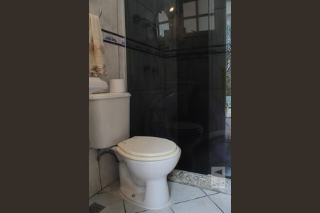 Casa de condomínio à venda com 387m², 6 quartos e 2 vagasBanheiro - Área Externa