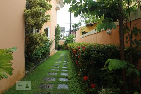 Casa de condomínio à venda com 387m², 6 quartos e 2 vagasÁrea Externa - Jardim