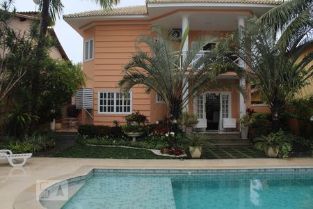 Casa de condomínio à venda com 387m², 6 quartos e 2 vagasÁrea Externa - Piscina