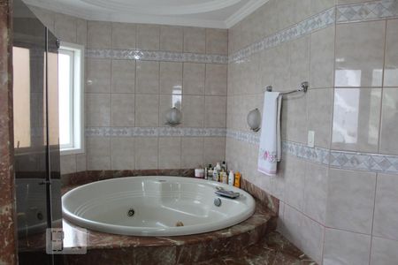 Casa de condomínio à venda com 387m², 6 quartos e 2 vagasBanheiro - Suíte 4