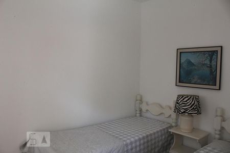 Casa de condomínio à venda com 387m², 6 quartos e 2 vagasQuarto 2 - Fundos