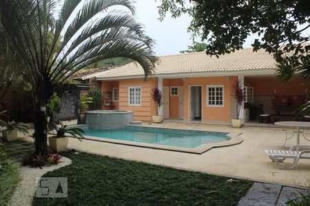 Casa de condomínio à venda com 387m², 6 quartos e 2 vagasÁrea Externa - Piscina