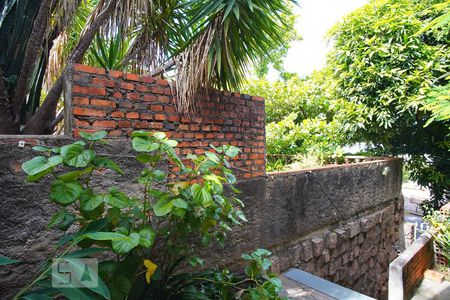Quarto 1-Vista de casa à venda com 3 quartos, 280m² em Cristo Redentor, Porto Alegre