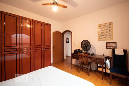 Casa à venda com 280m², 3 quartos e 8 vagas Casa à venda com 280m², 3 quartos e 8 vagasQuarto 2