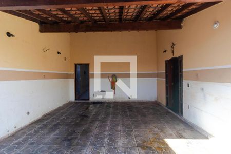 Casa à venda com 174m², 3 quartos e 5 vagas Casa à venda com 174m², 3 quartos e 5 vagasGaragem