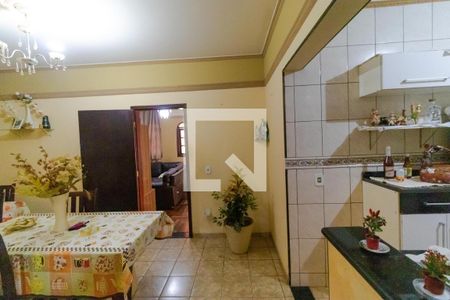 Casa à venda com 174m², 3 quartos e 5 vagas Casa à venda com 174m², 3 quartos e 5 vagasSala de Jantar