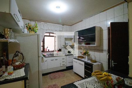 Casa à venda com 174m², 3 quartos e 5 vagas Casa à venda com 174m², 3 quartos e 5 vagasCozinha