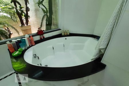 Casa para alugar com 350m², 4 quartos e 4 vagasBanheiro Suite 1