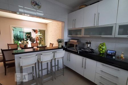 Casa para alugar com 350m², 4 quartos e 4 vagasCozinha