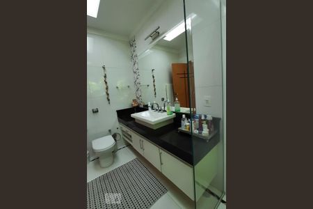 Casa para alugar com 350m², 4 quartos e 4 vagasBanheiro Suite 1