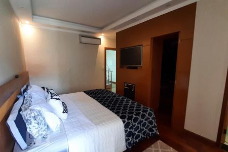 Casa para alugar com 350m², 4 quartos e 4 vagasSuite 1