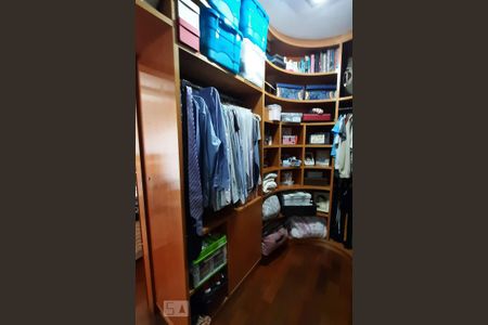 Casa para alugar com 350m², 4 quartos e 4 vagasCloset Suite 1