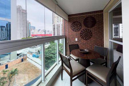 Varanda de kitnet/studio à venda com 1 quarto, 52m² em Itaim Bibi, São Paulo