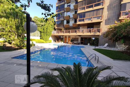 Apartamento à venda com 190m², 3 quartos e 2 vagasÁrea comum - Piscina