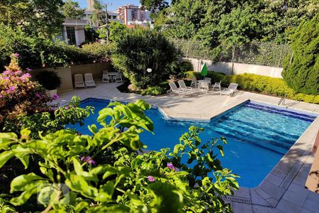 Apartamento à venda com 190m², 3 quartos e 2 vagasÁrea comum - Piscina