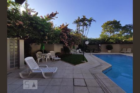 Apartamento à venda com 190m², 3 quartos e 2 vagasÁrea Comum da Piscina