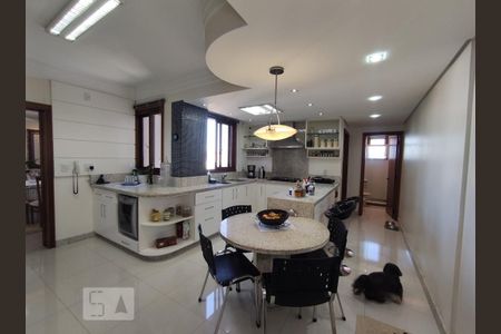 Apartamento à venda com 190m², 3 quartos e 2 vagasCozinha