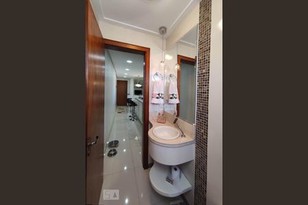 Apartamento à venda com 190m², 3 quartos e 2 vagasBanheiro de Serviço