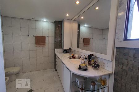 Apartamento à venda com 190m², 3 quartos e 2 vagasBanheiro da Suíte