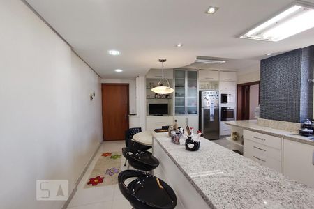 Apartamento à venda com 190m², 3 quartos e 2 vagasCozinha