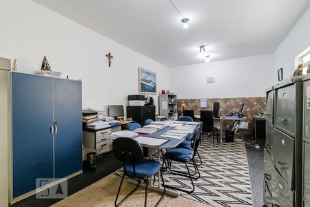 Casa à venda com 260m², 3 quartos e 2 vagas Casa à venda com 260m², 3 quartos e 2 vagasEscritório