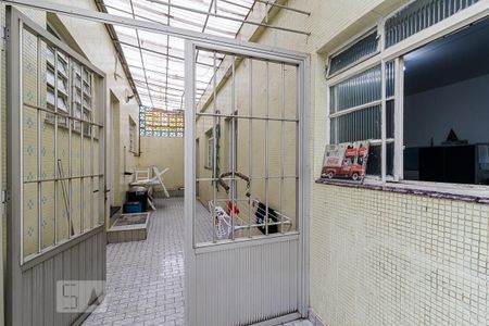 Casa à venda com 260m², 3 quartos e 2 vagas Casa à venda com 260m², 3 quartos e 2 vagasQuintal
