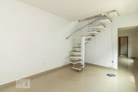 Sala de casa para alugar com 2 quartos, 180m² em Irajá, Rio de Janeiro