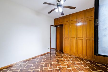 Casa à venda com 163m², 2 quartos e 2 vagas Casa à venda com 163m², 2 quartos e 2 vagasQuarto 2