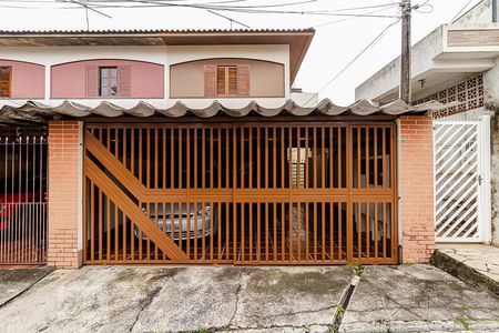 Casa à venda com 163m², 2 quartos e 2 vagas Casa à venda com 163m², 2 quartos e 2 vagasFachada