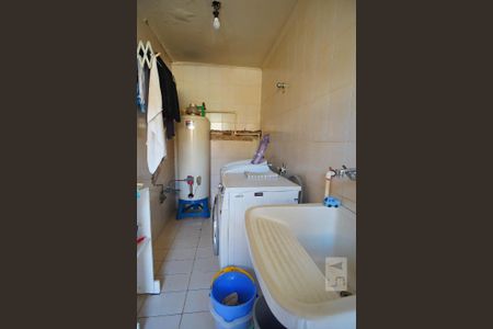 Casa à venda com 250m², 4 quartos e 2 vagasArea de Serviço