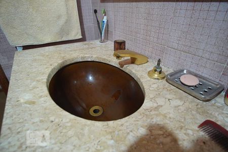 Casa à venda com 250m², 4 quartos e 2 vagasBanheiro Corredor