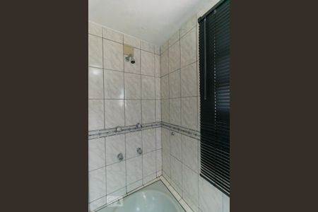 Casa à venda com 120m², 2 quartos e 2 vagasDetalhe banheiro