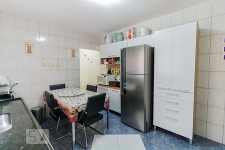 Casa à venda com 120m², 2 quartos e 2 vagasCozinha