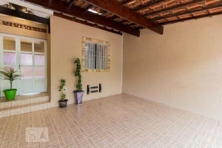 Casa à venda com 120m², 2 quartos e 2 vagasGaragem