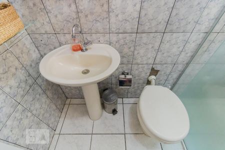 Casa à venda com 120m², 2 quartos e 2 vagasDetalhe banheiro