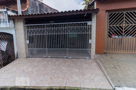 Casa à venda com 120m², 2 quartos e 2 vagasFachada