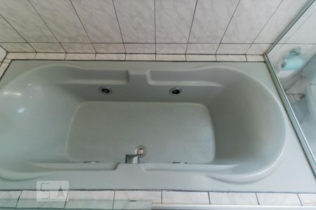 Casa à venda com 120m², 2 quartos e 2 vagasDetalhe banheiro