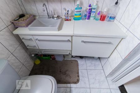 Casa à venda com 120m², 2 quartos e 2 vagasDetalhe banheiro