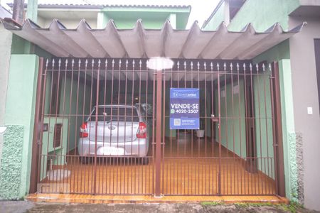 Casa à venda com 120m², 2 quartos e 2 vagasFachada