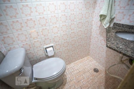 Casa à venda com 120m², 2 quartos e 2 vagasBanheiro de serviço