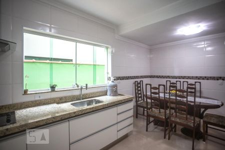 Casa à venda com 120m², 2 quartos e 2 vagasCozinha