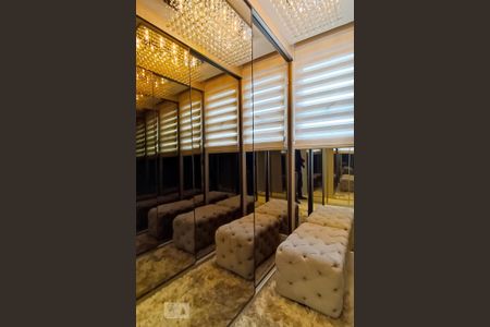 Apartamento à venda com 168m², 3 quartos e 3 vagas Apartamento à venda com 168m², 3 quartos e 3 vagasCloset suíte master