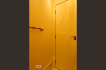 Apartamento à venda com 168m², 3 quartos e 3 vagas Apartamento à venda com 168m², 3 quartos e 3 vagasLavabo